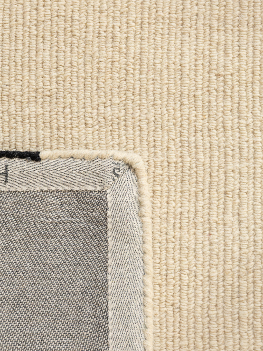 Borderline Rug in Pepper