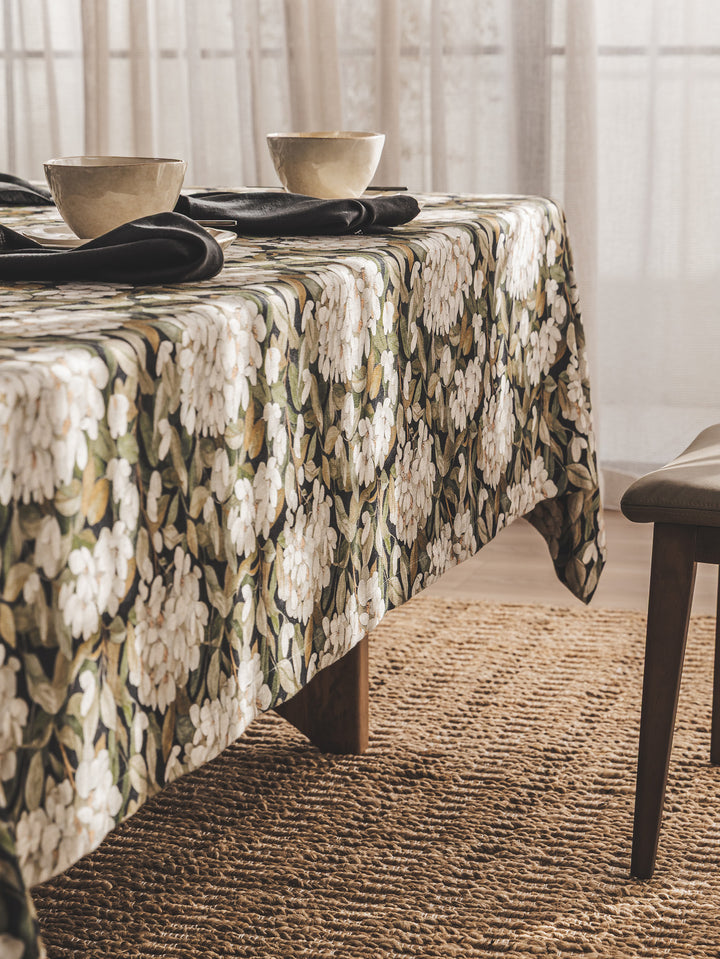 Petal Tablecloth in Eclipse