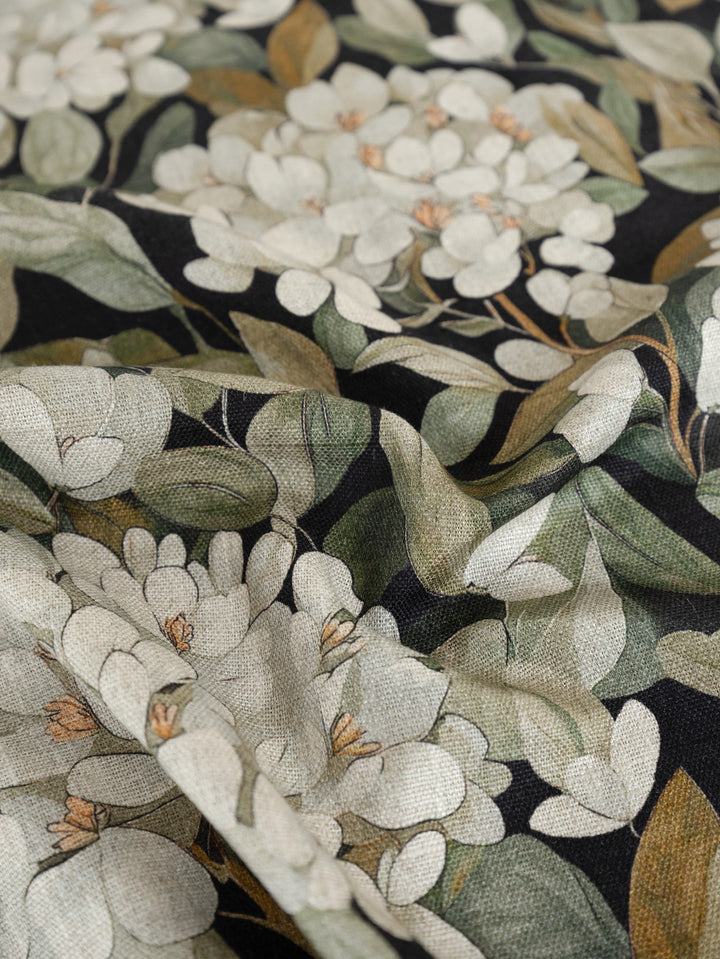 Petal Tablecloth in Eclipse