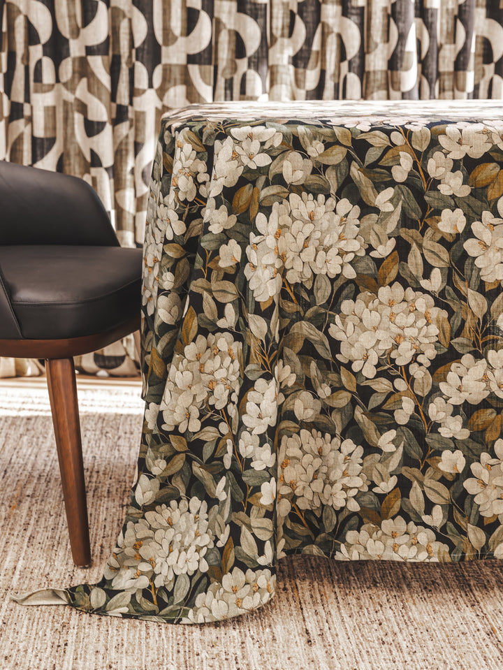 Petal Tablecloth in Eclipse
