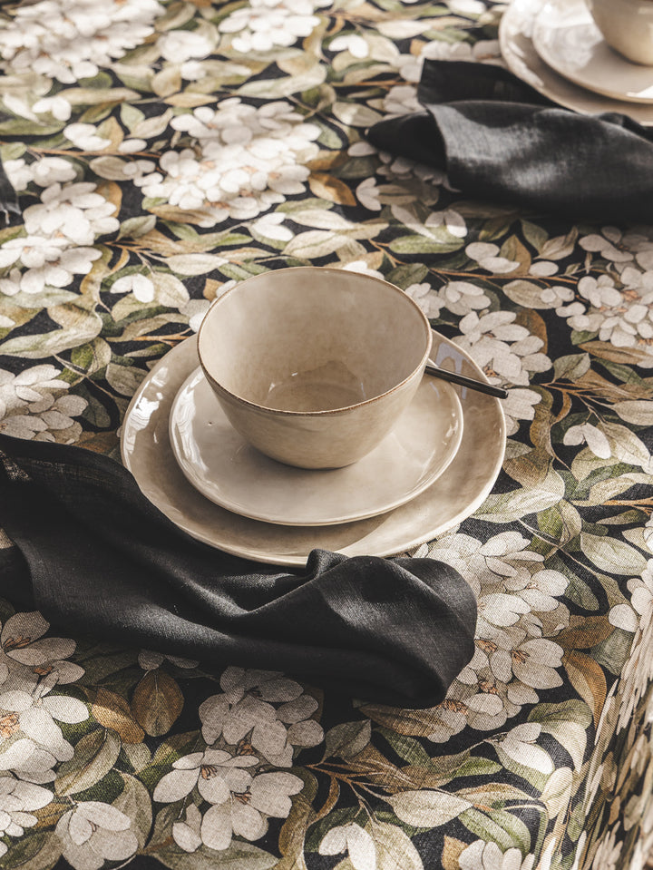 Petal Tablecloth in Eclipse