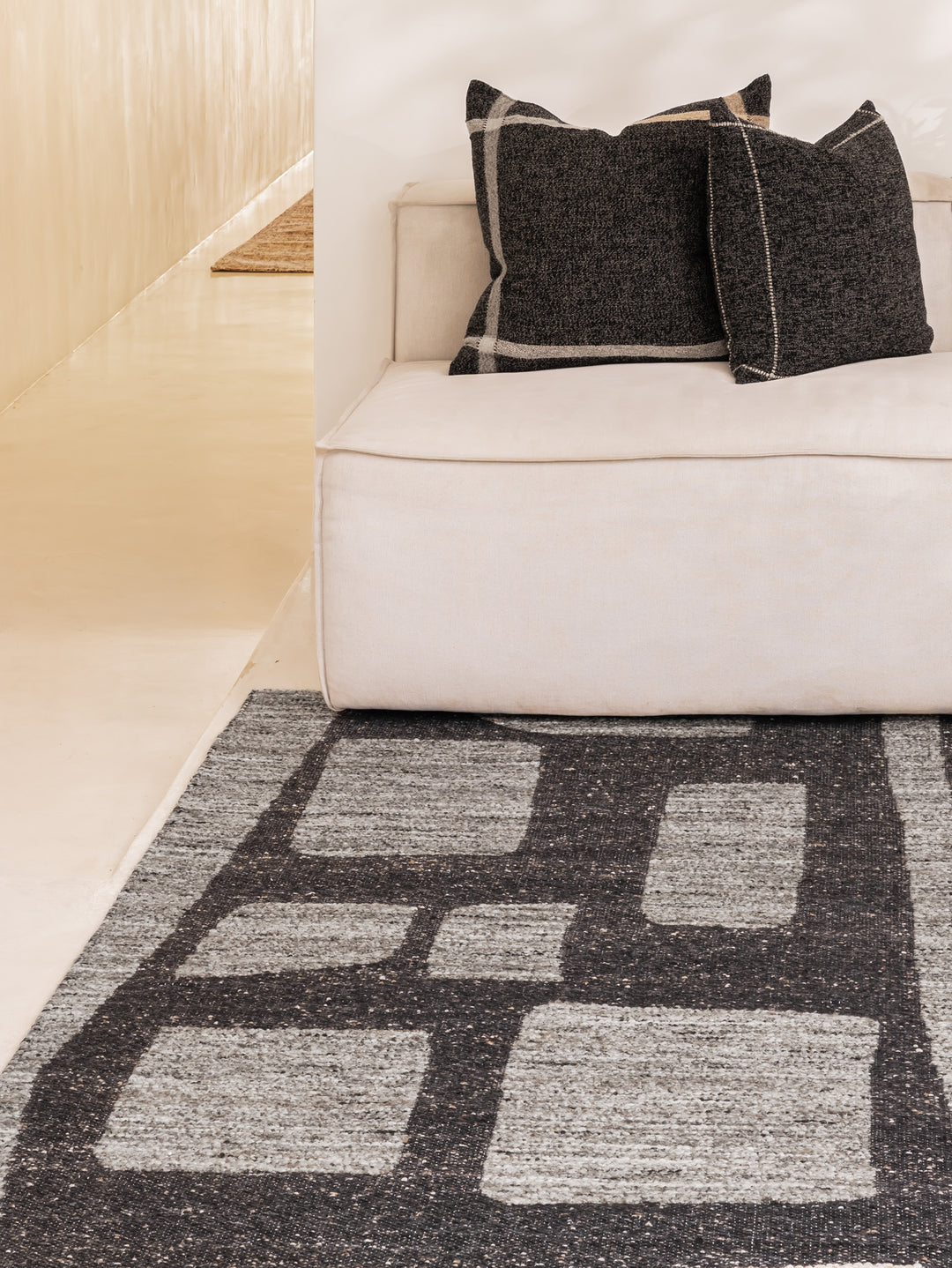 Burgeon Rug in Bark