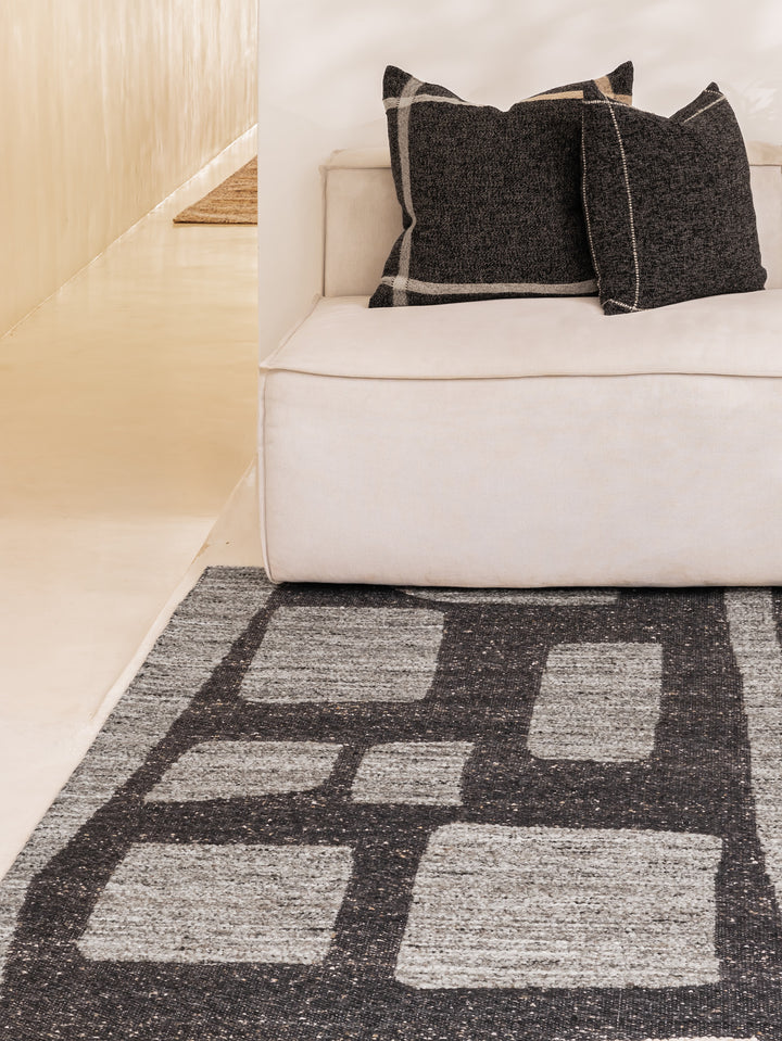 Burgeon Rug in Bark
