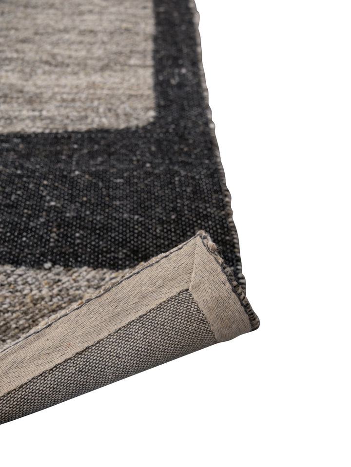 Burgeon Rug in Bark