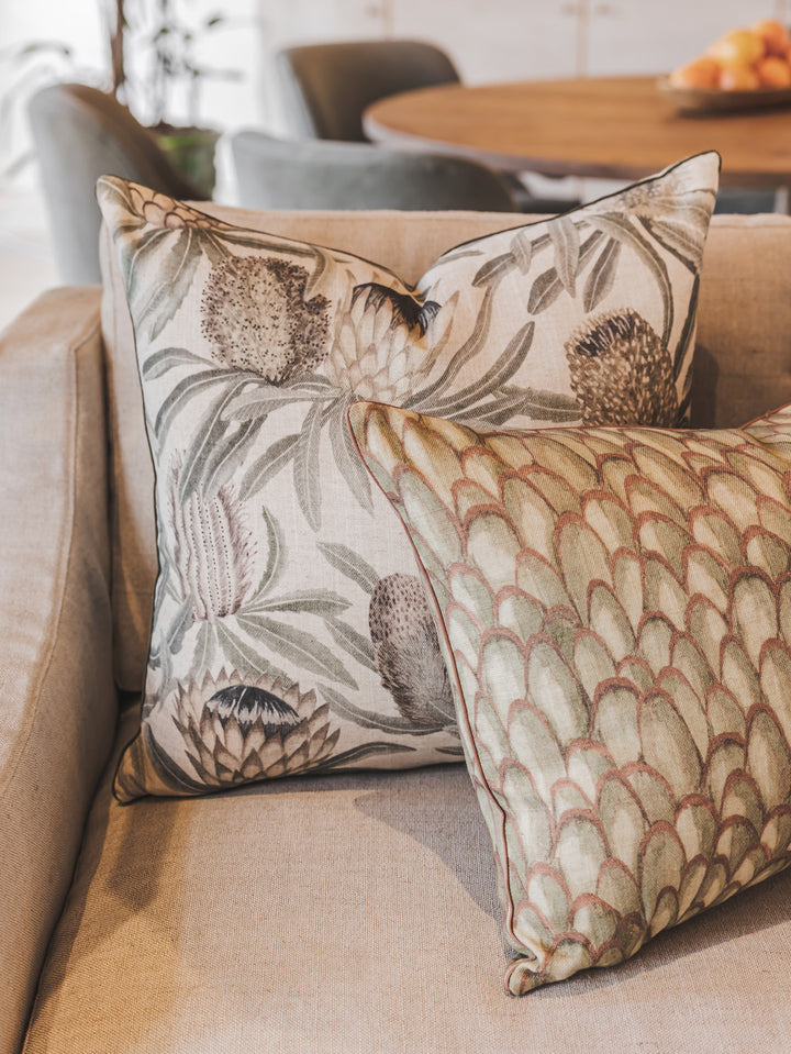 Protea King Scatter in Fynbos