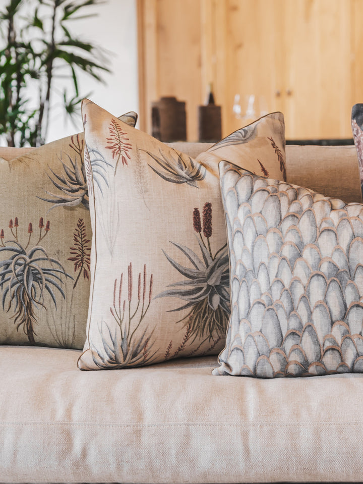 Queens Candelabra Scatter in Horizon