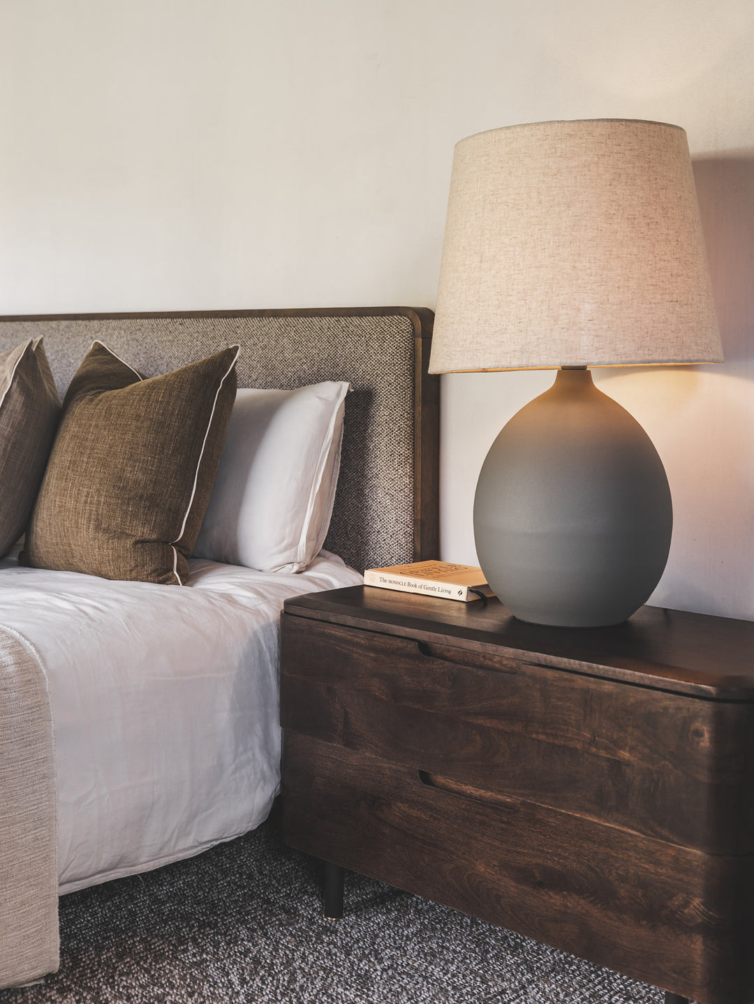 Scandi Scatter in Raw Umber