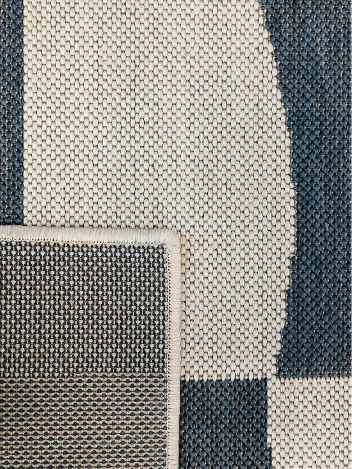 Talon Rug in River