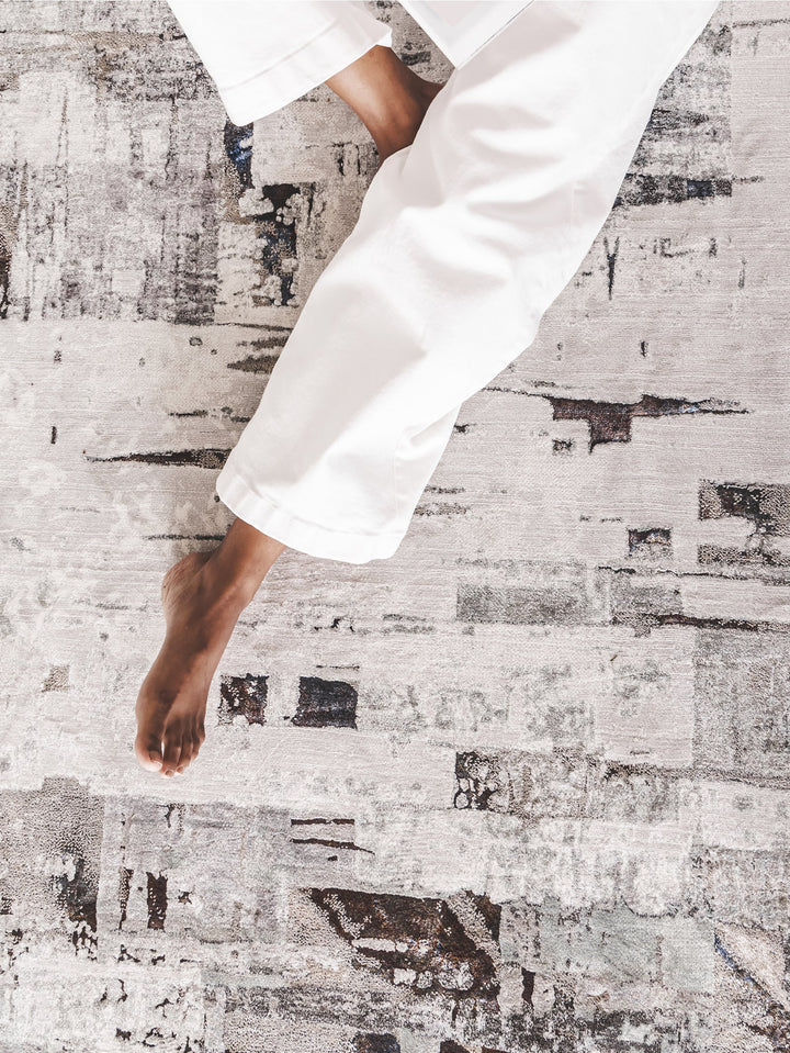 Dynamic Rug in Frost - rug- Hertex Haus Online - Abstract