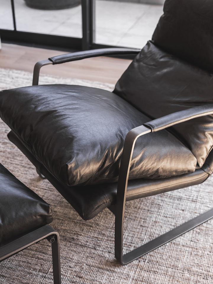 Ambassador Leather Chair Set in Eclipse