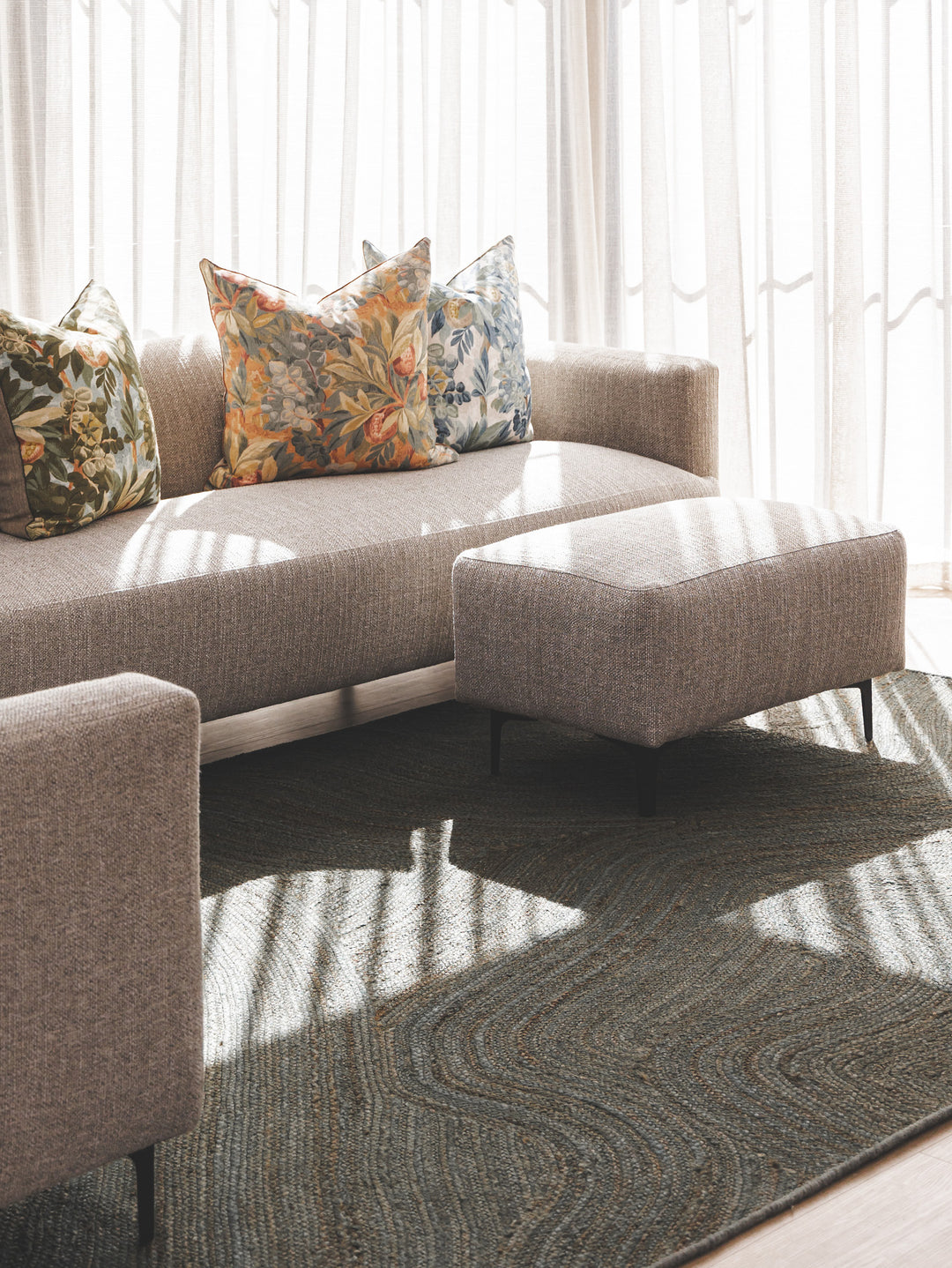 Amore Rug in Hydro