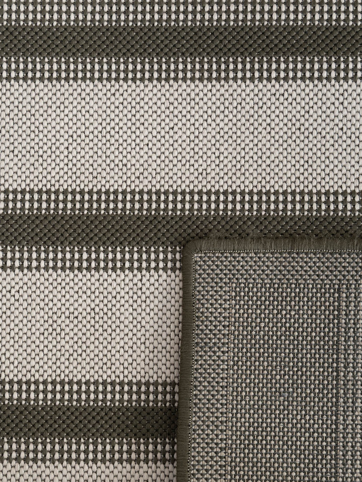 Angler Rug in Seaweed