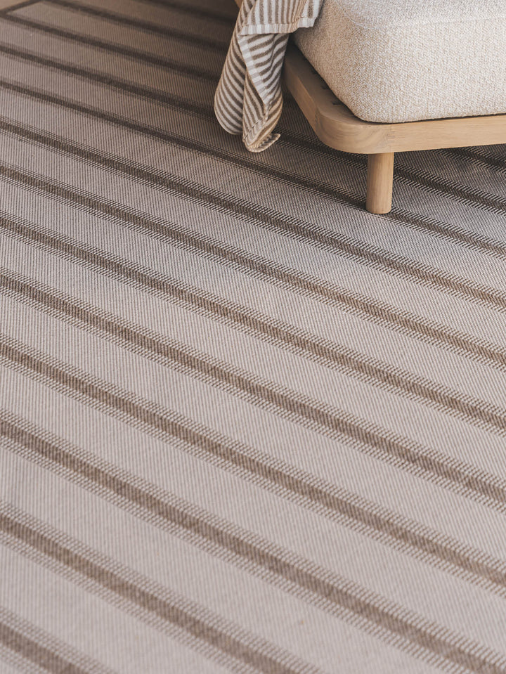 Angler Rug in Suntan