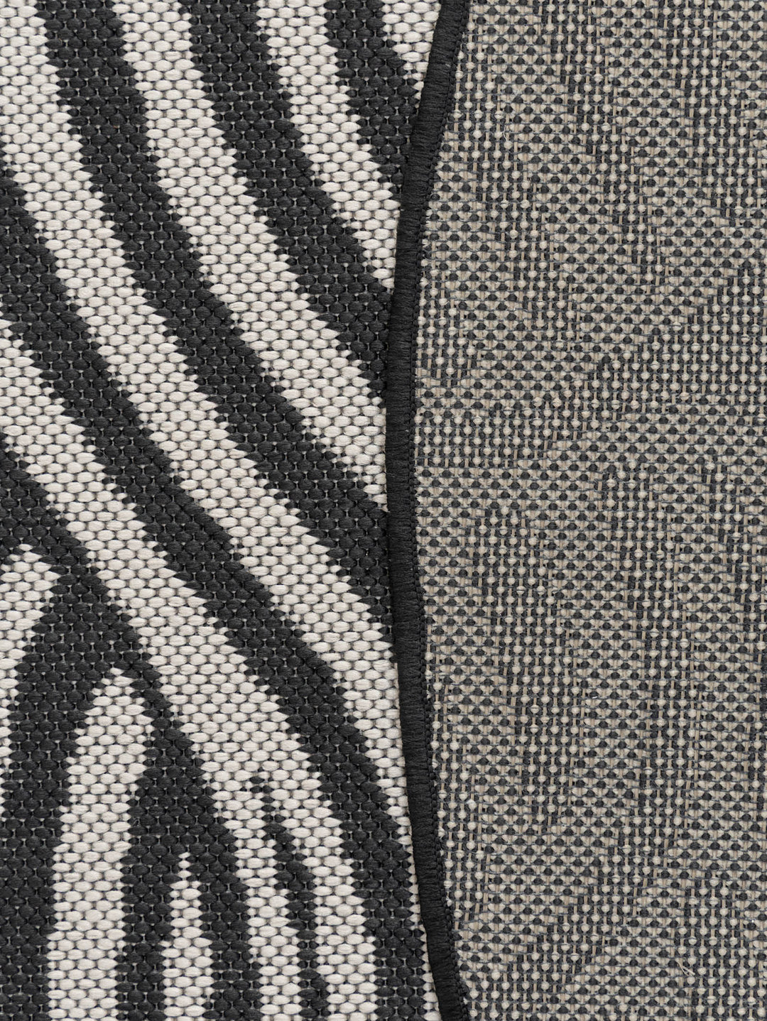 Current Round Rug in Jetty