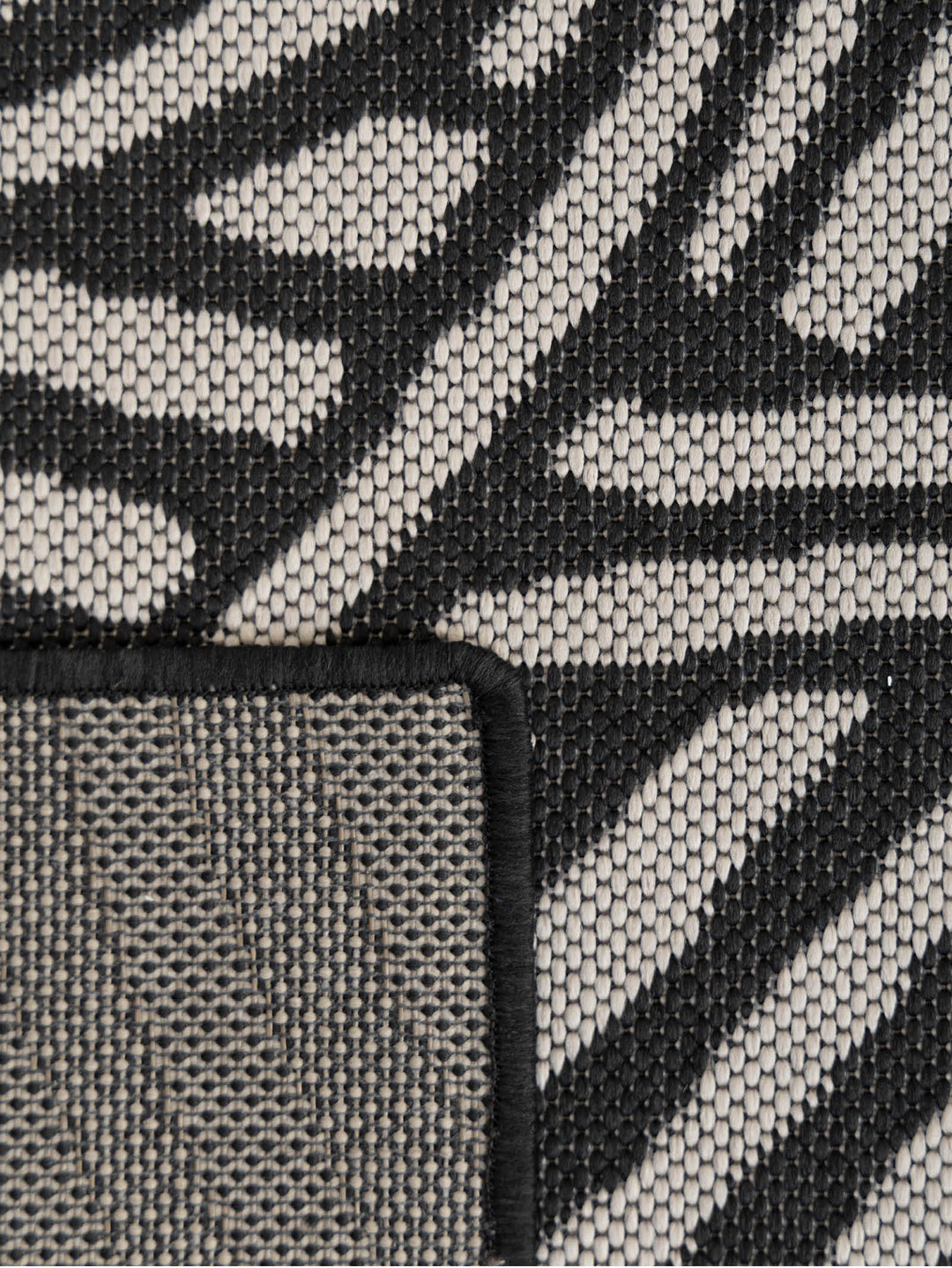 Current Rug in Jetty