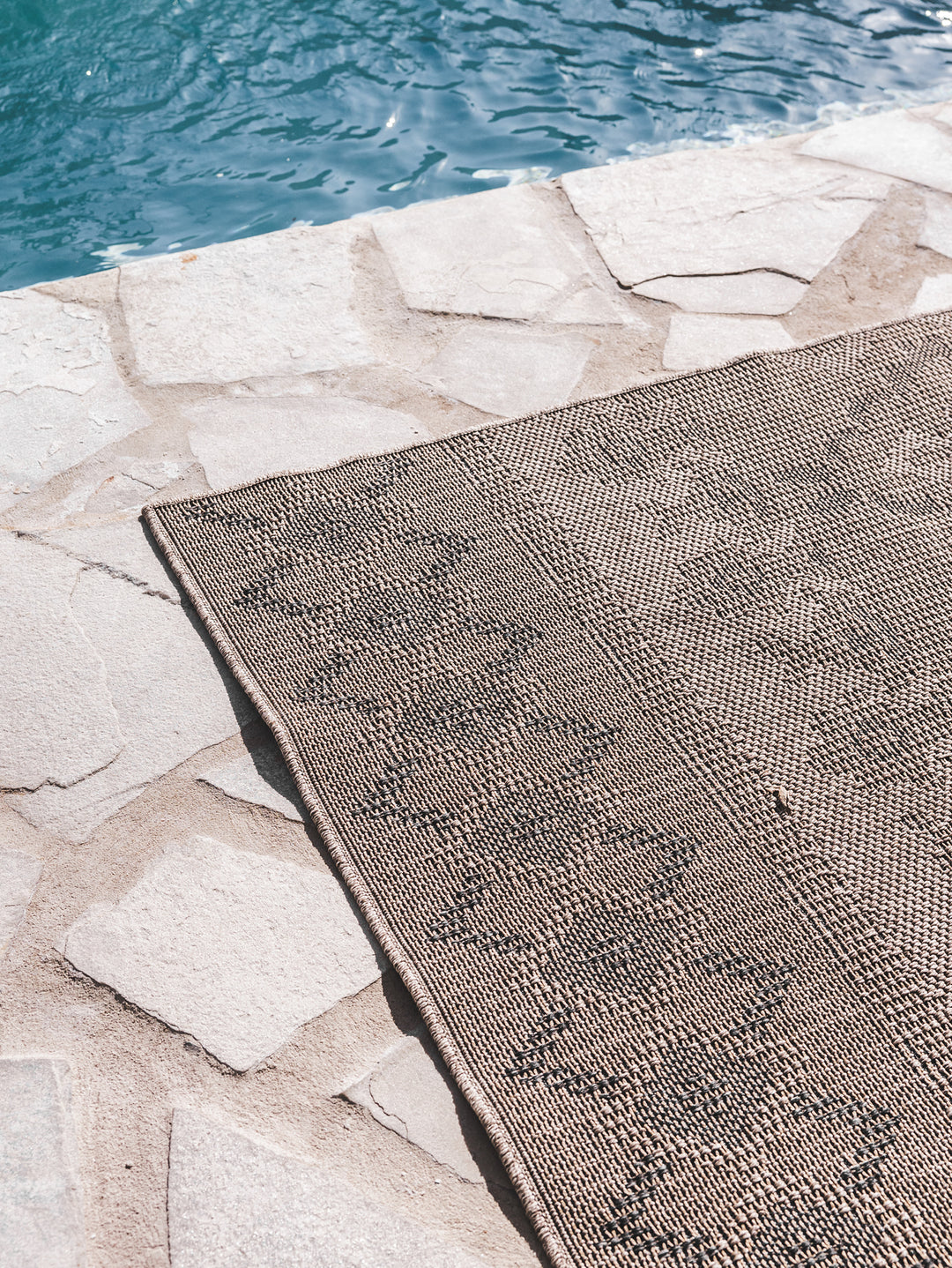 Boulder Rug in Beach