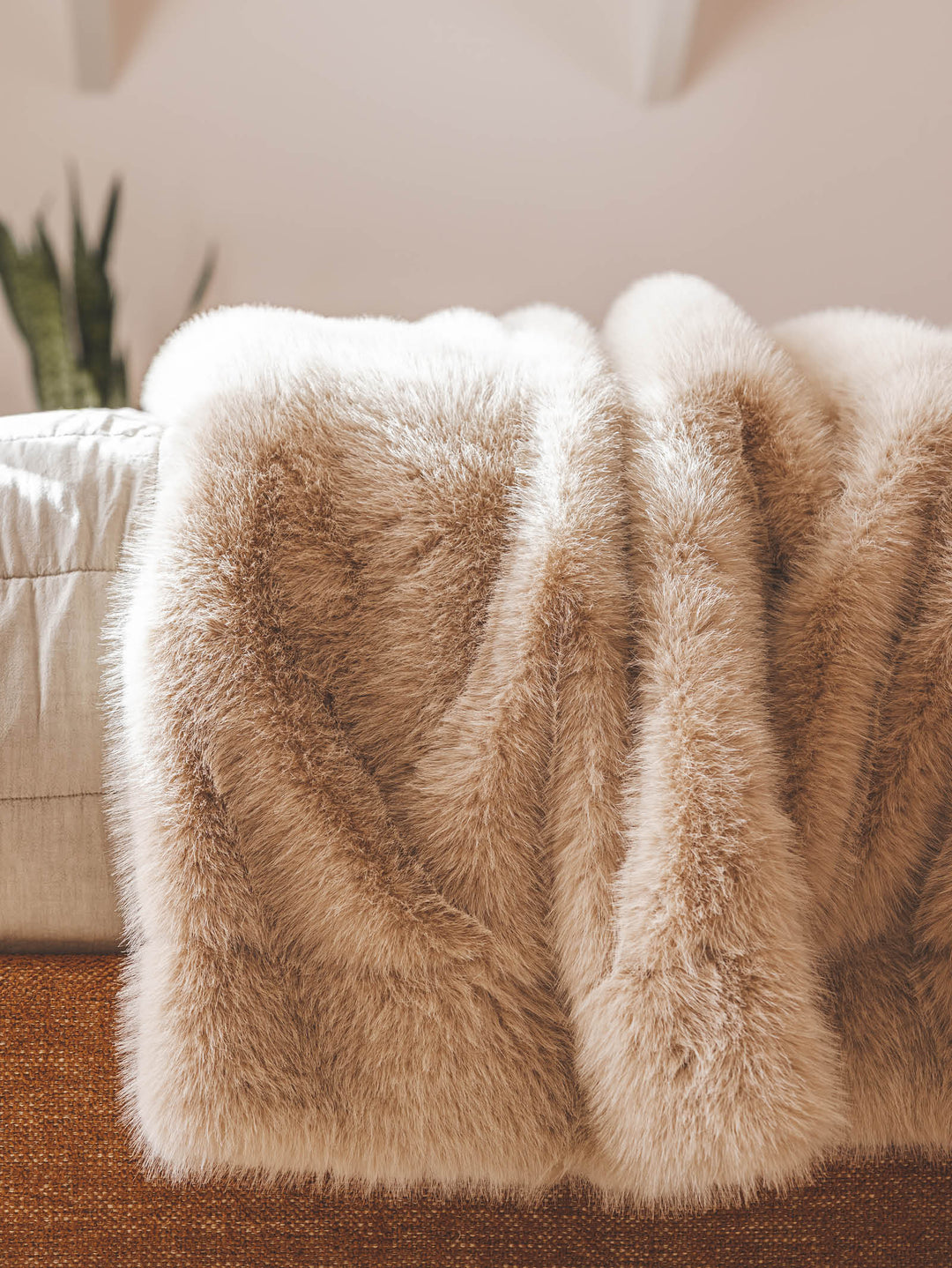 Camel Fur in Cream