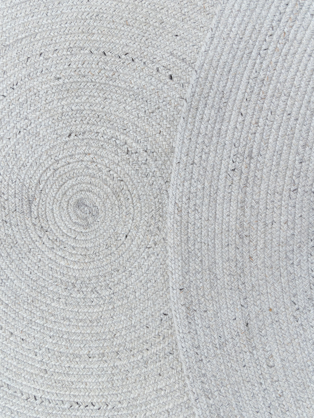 Carousel Round Rug in Creme
