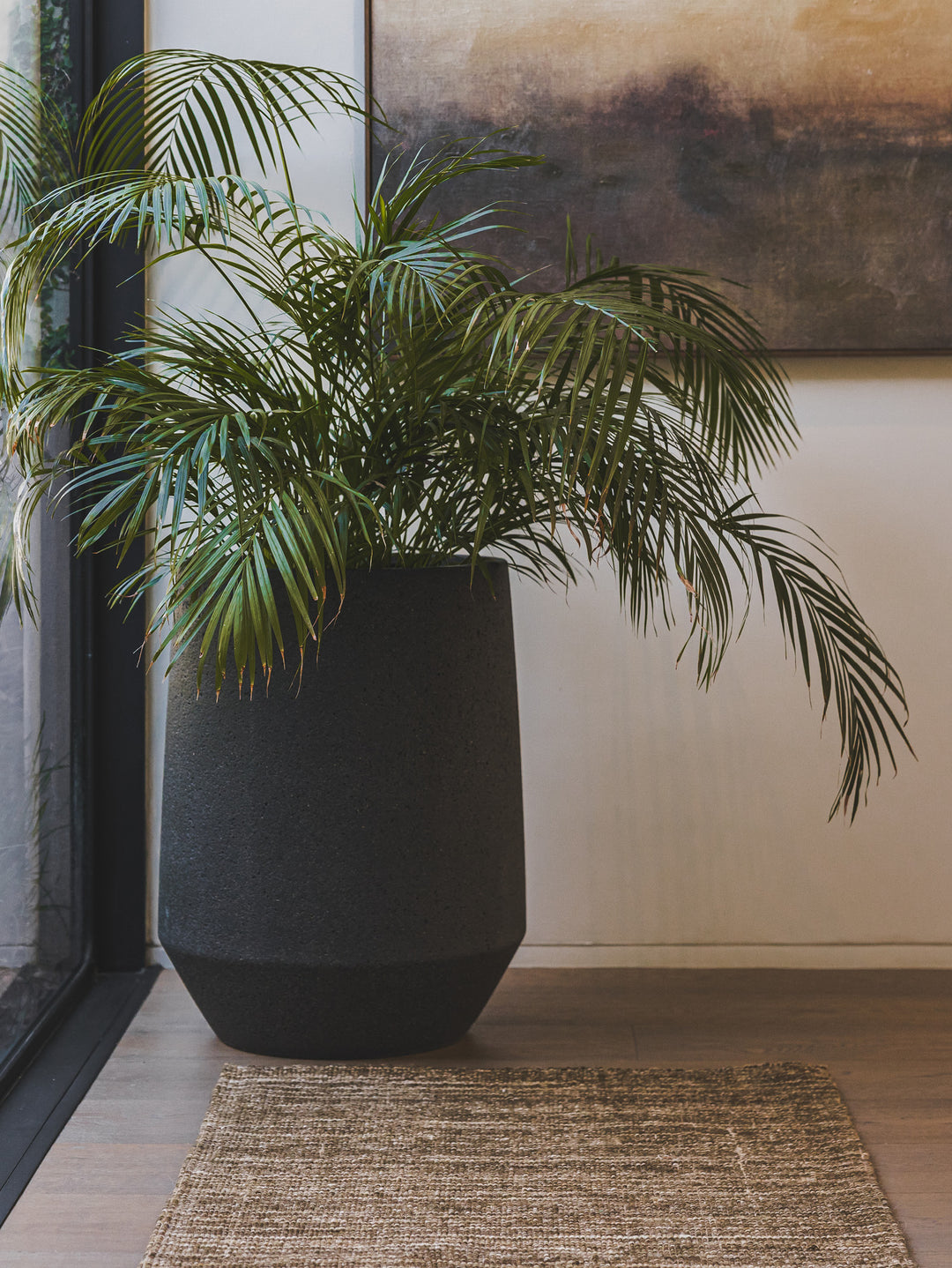 Crest Planter in Pepper