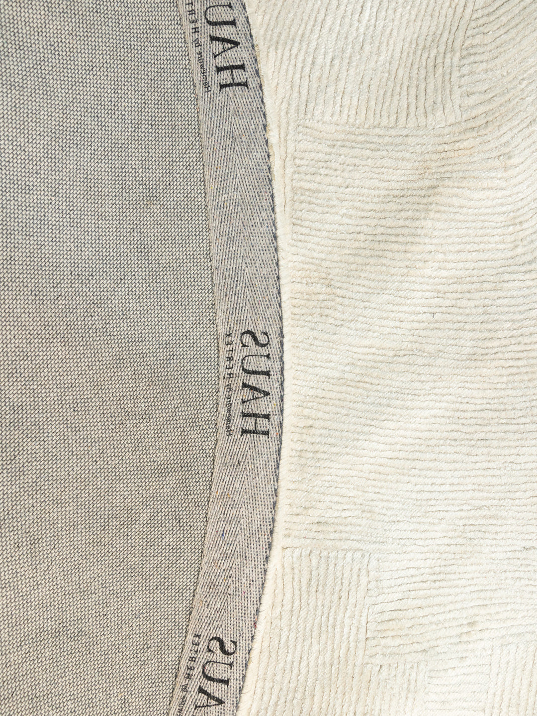 Curvo Rug in Pearl