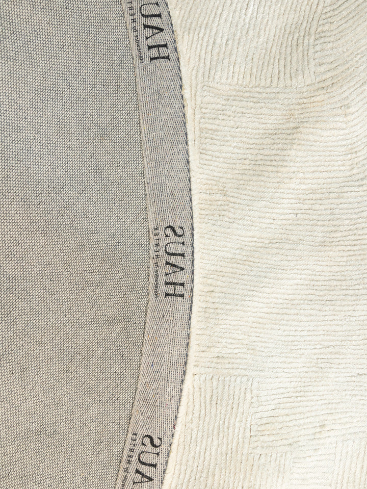 Curvo Rug in Pearl