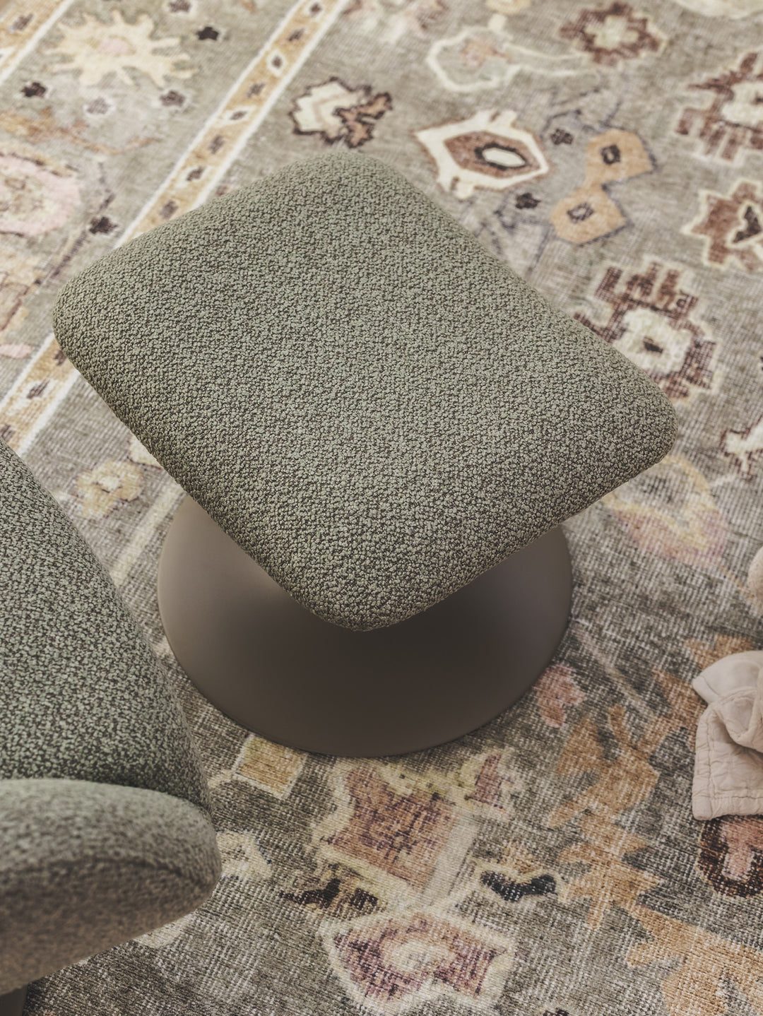 Dante Swivel Chair Set