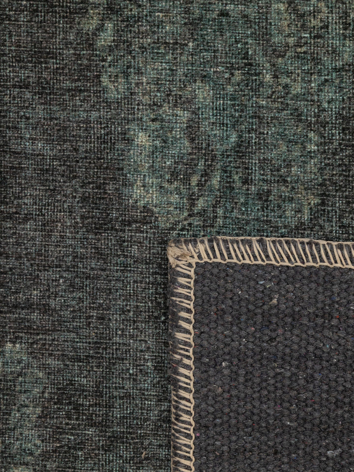 Sophie Rug in Serenade