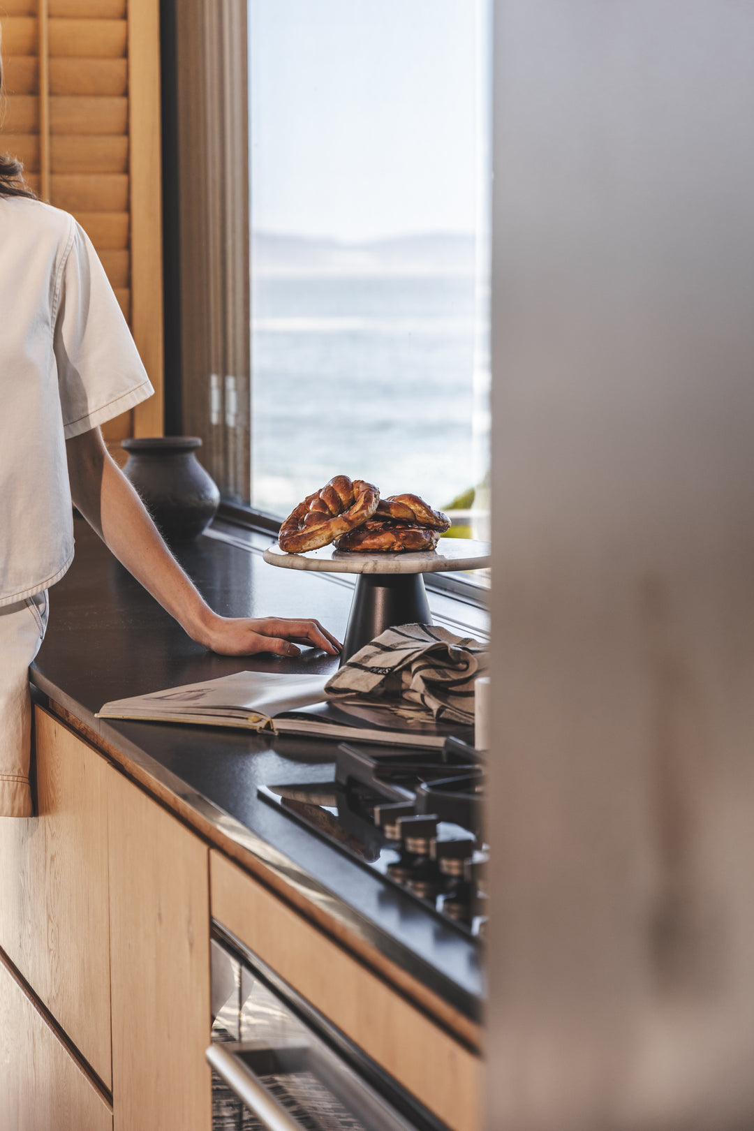 Delight Cake Stand in Moody