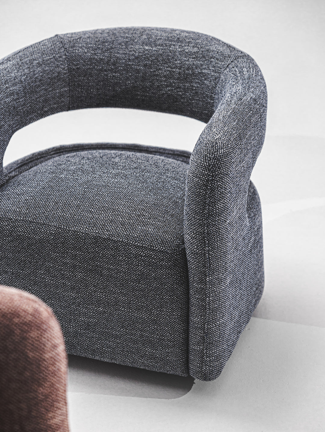 Dolce Vita Swivel Chair