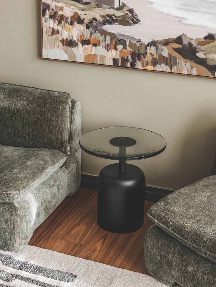 Drizzle Side Table in Clear