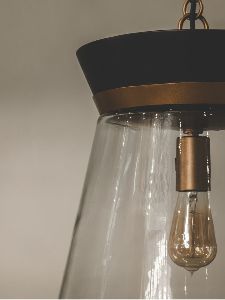 Duskmere Pendant in Clear