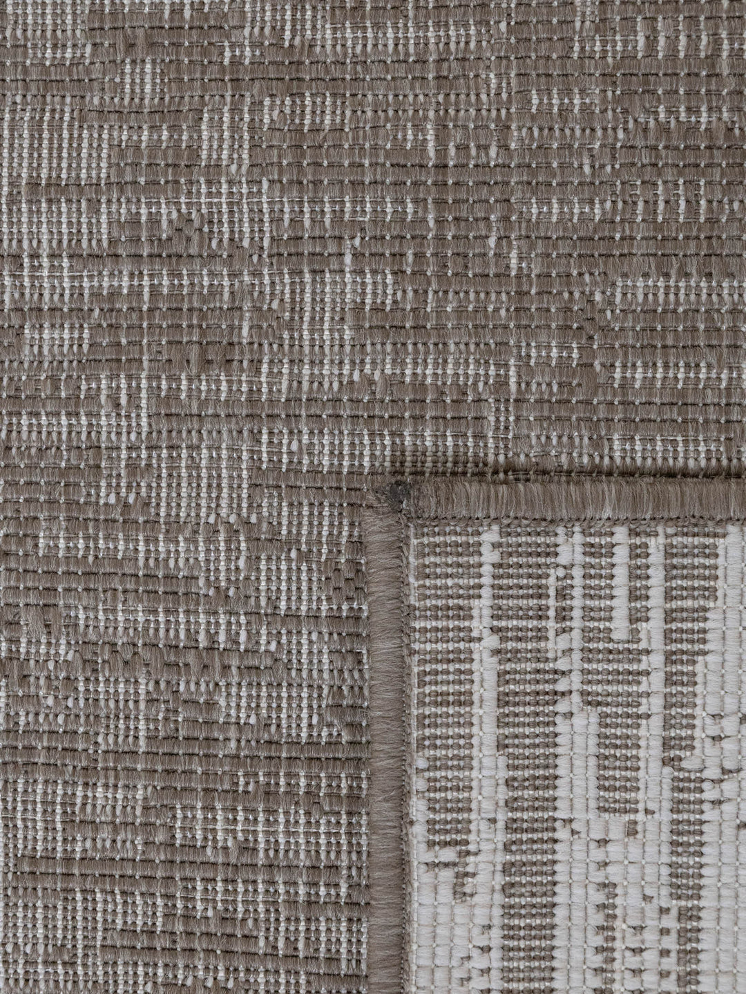 Dustveil Rug in Mirage