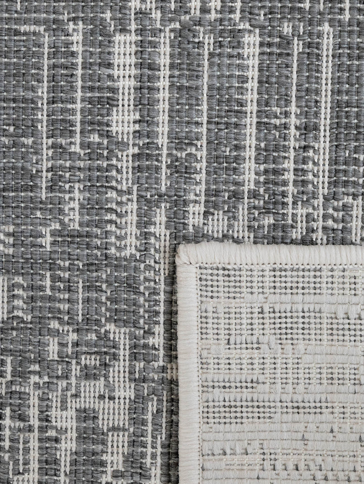 Dustveil Rug in Whisper