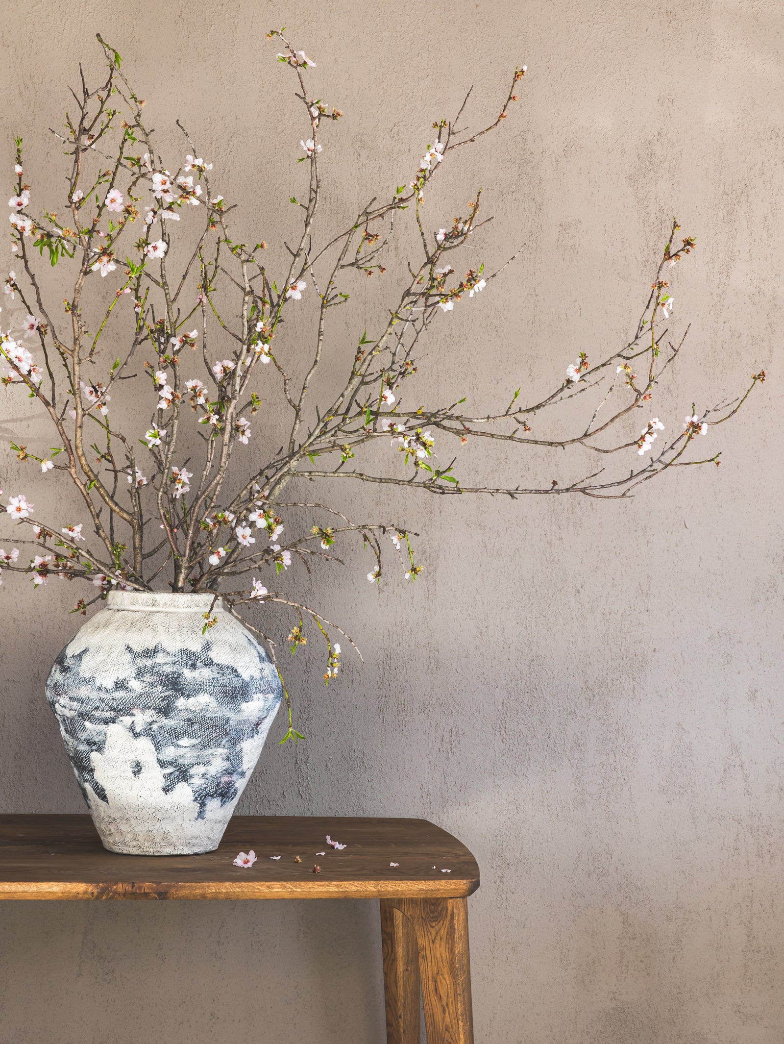 Elizabeth Vase in Azure Frost - Hertex Haus - Hertex Haus