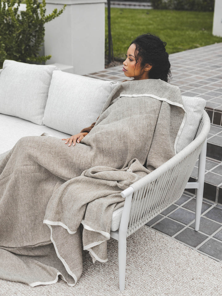 Elle Throw