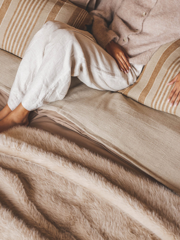 Elle Throw