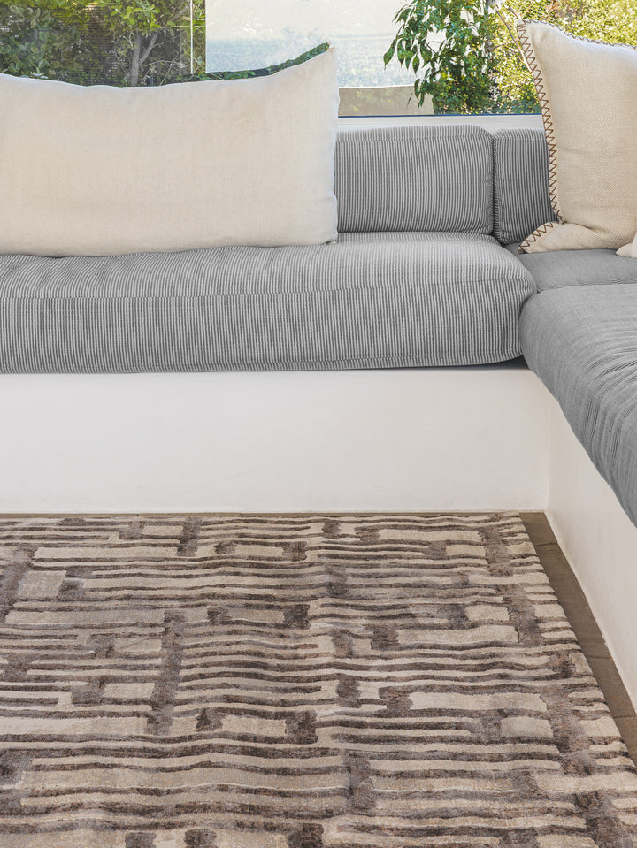 Interlock Rug in Warm Embrace