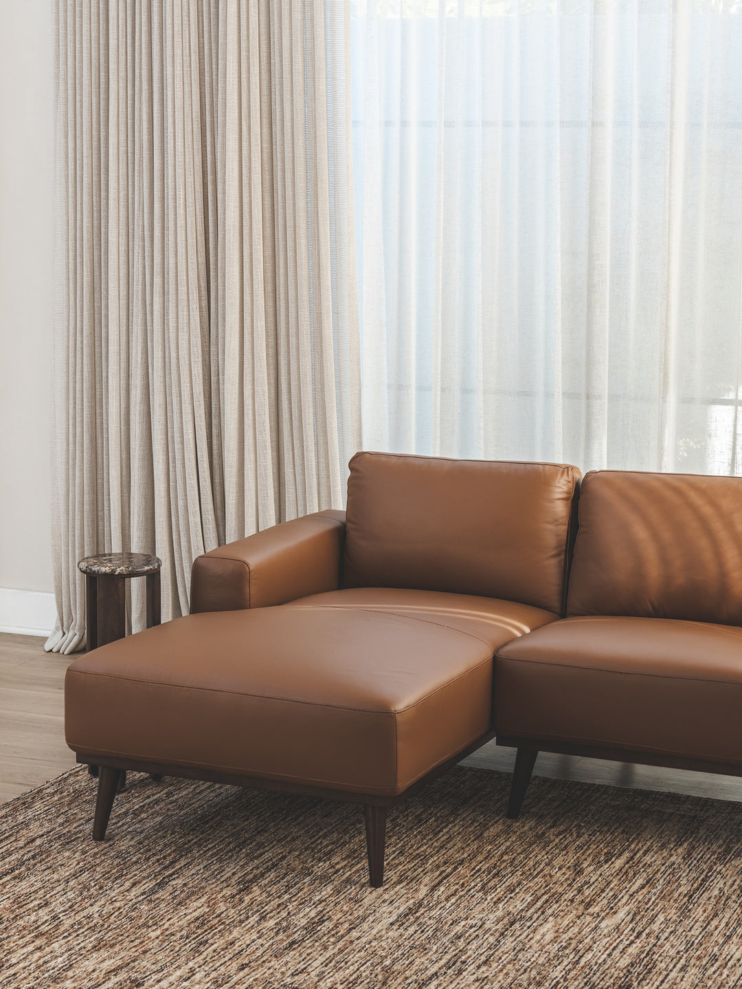 Enzo Chaise Sofa Left in Tan