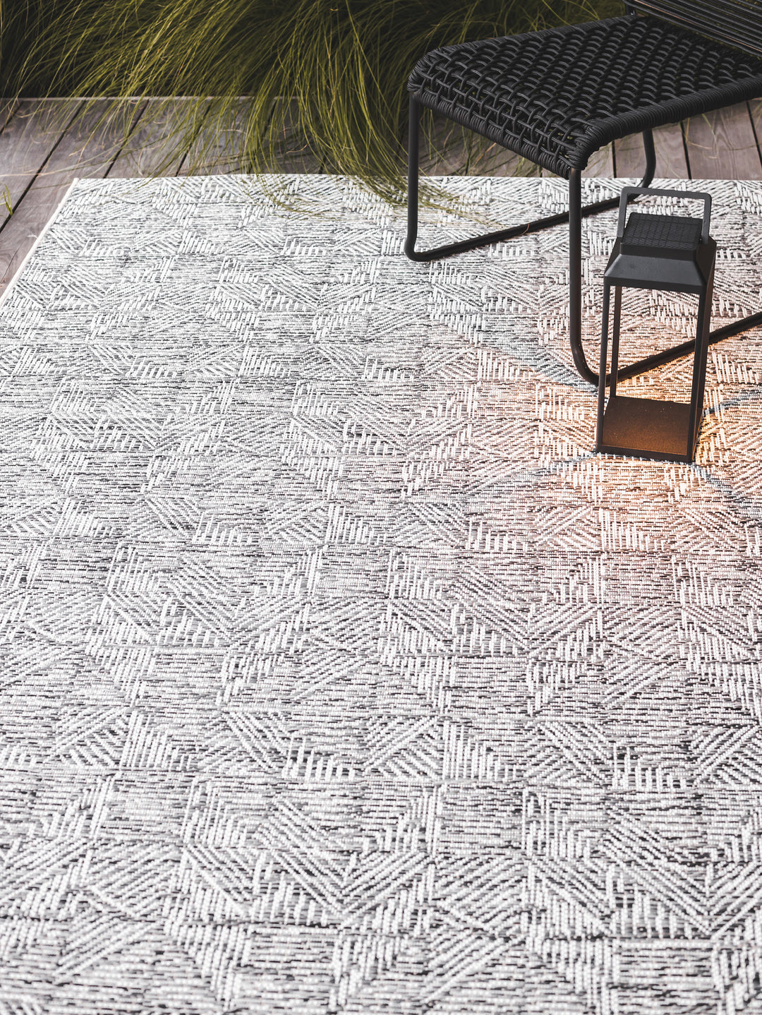 Felix Outdoor Rug in Domino