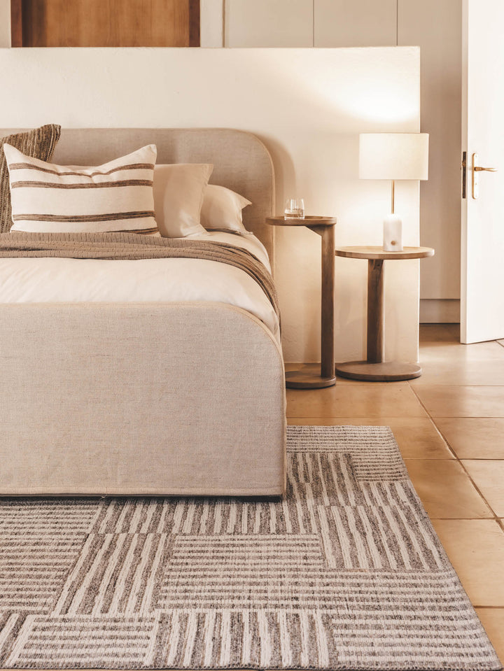 Surge Rug in Feather