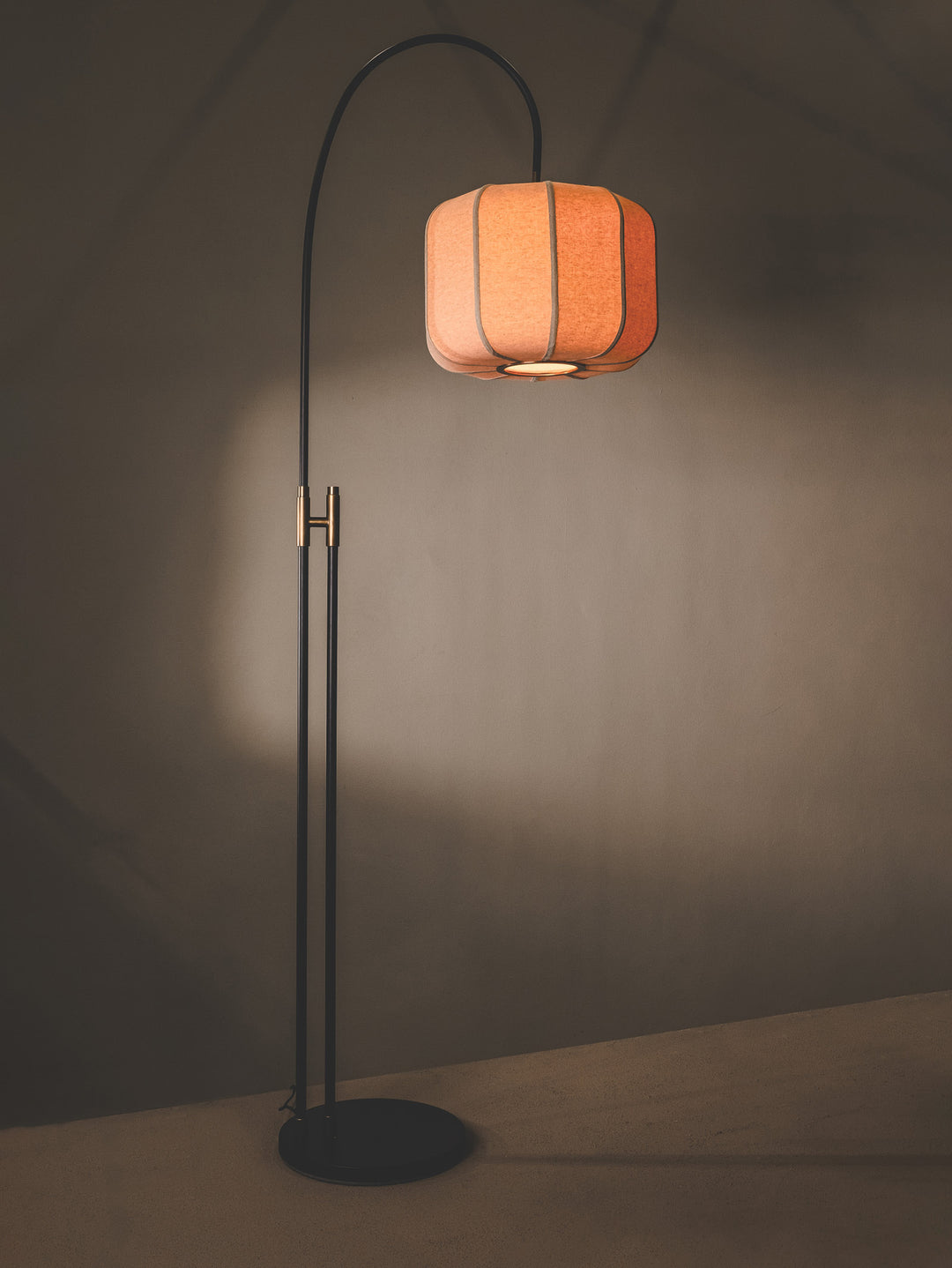 Galleria Floor Lamp in Natural