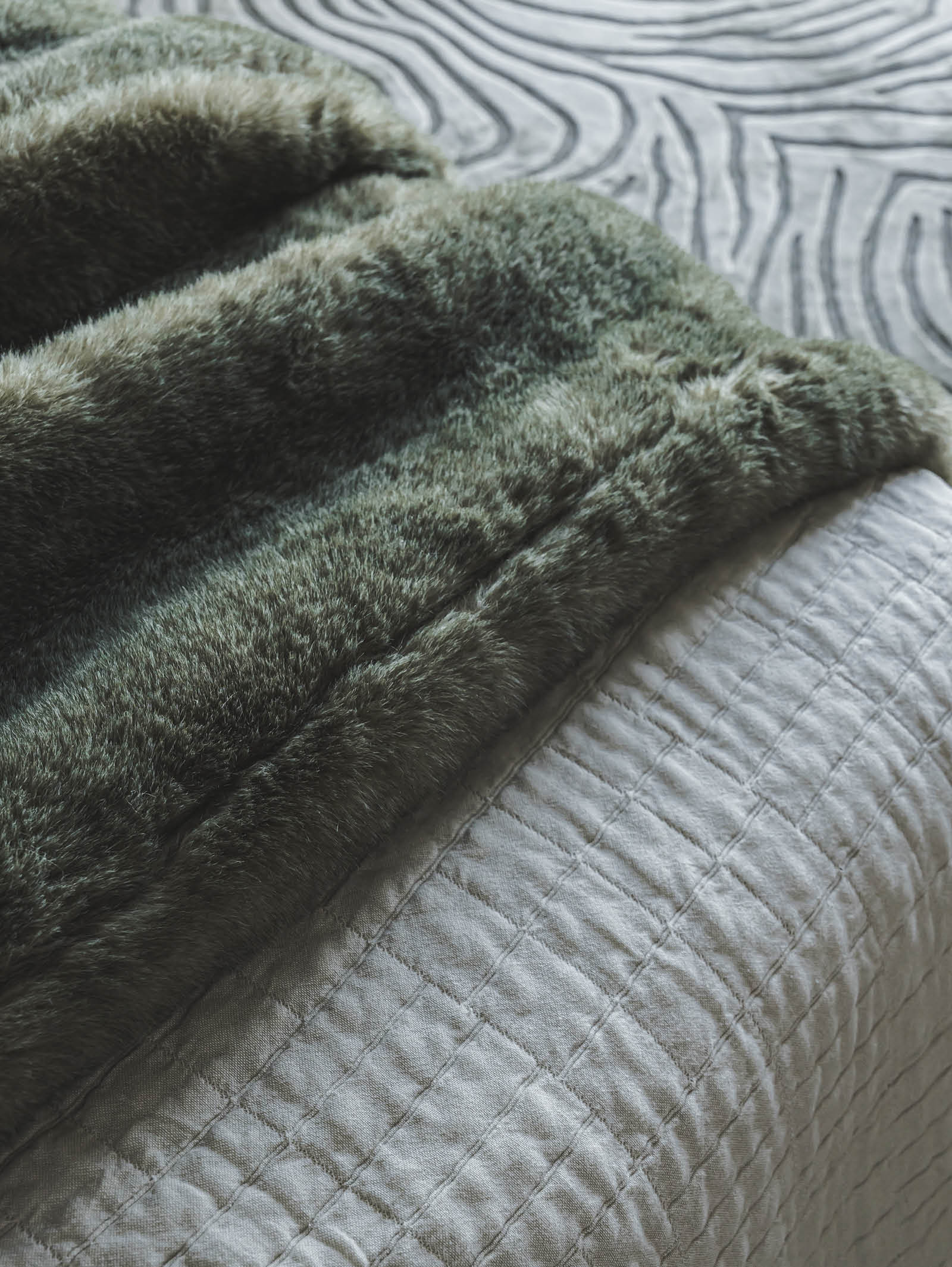 0622-1 BLANKET / HARE ブランケット / ハレ Greenland Fur in Forest - Hertex HAUS