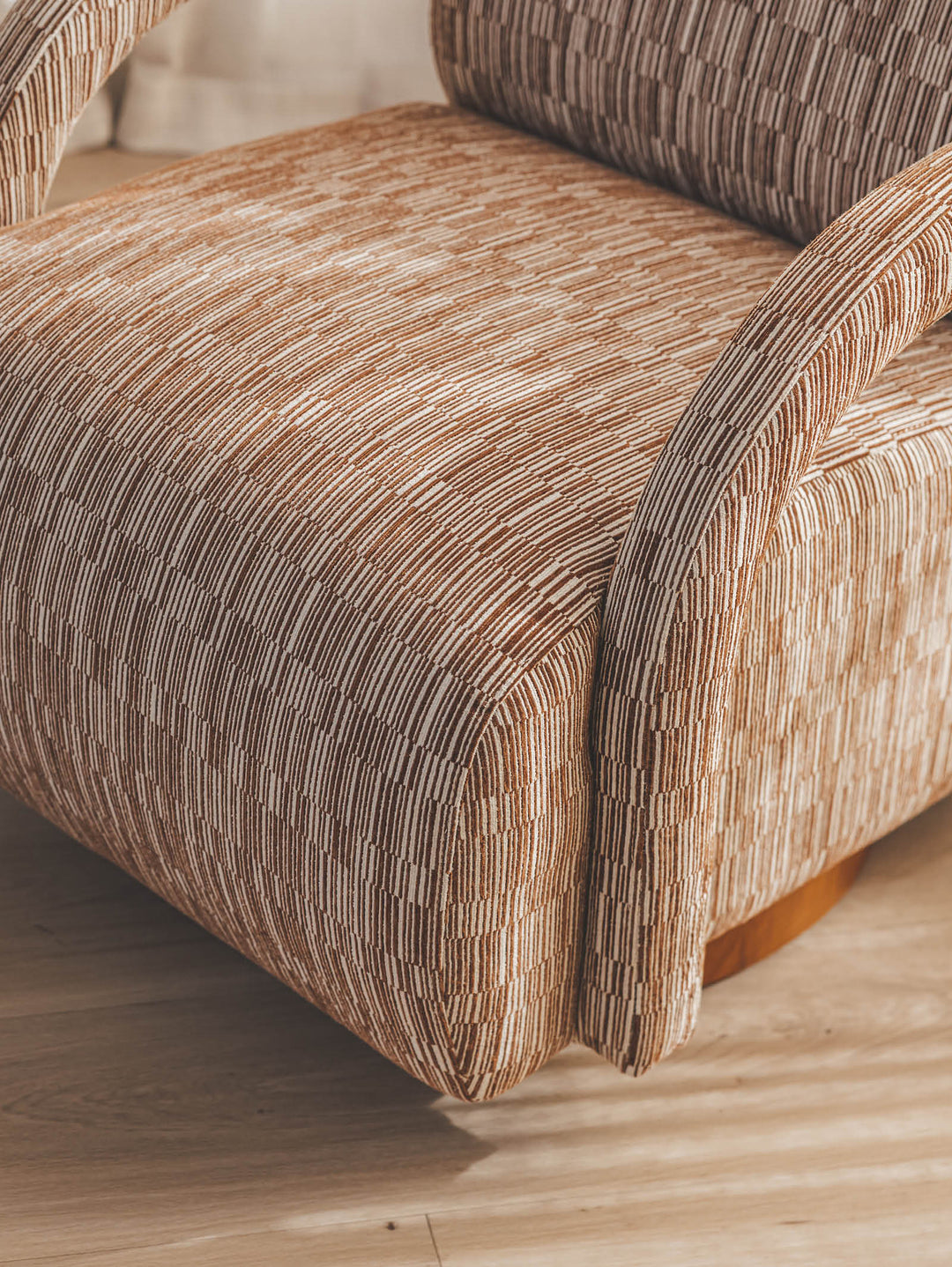Highborn Swivel Chair
