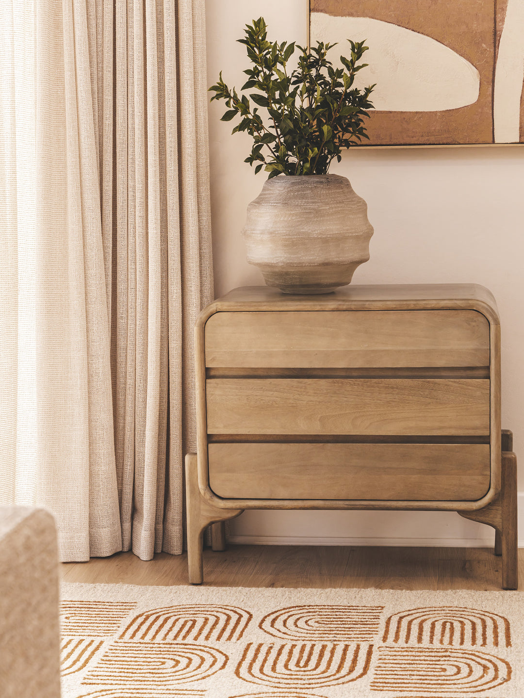 Hamptons Cabinet in Vintage