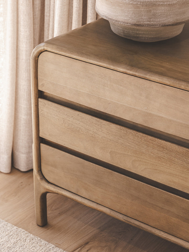 Hamptons Cabinet in Vintage