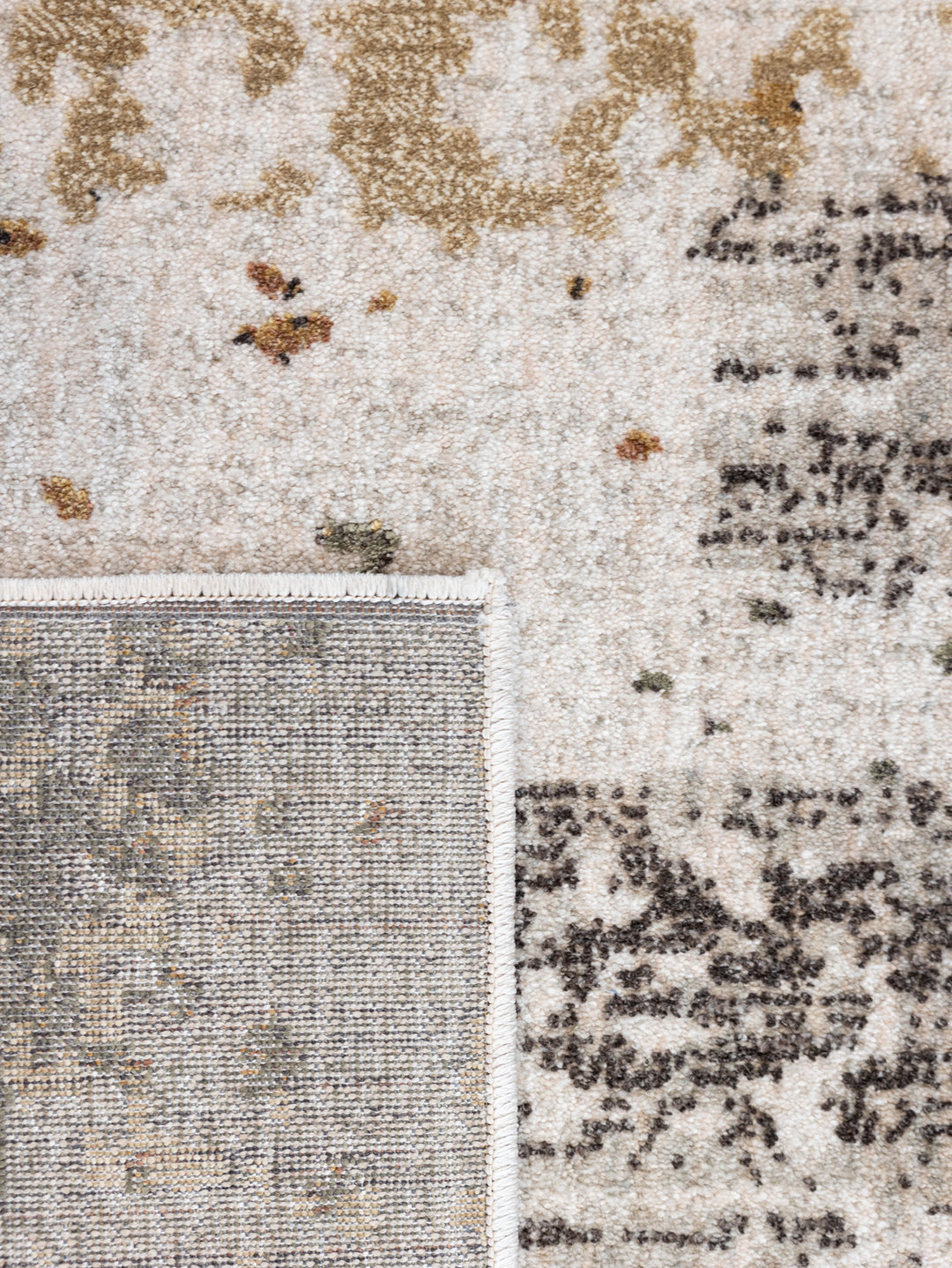 Evanesce Rug in Breaking Dawn