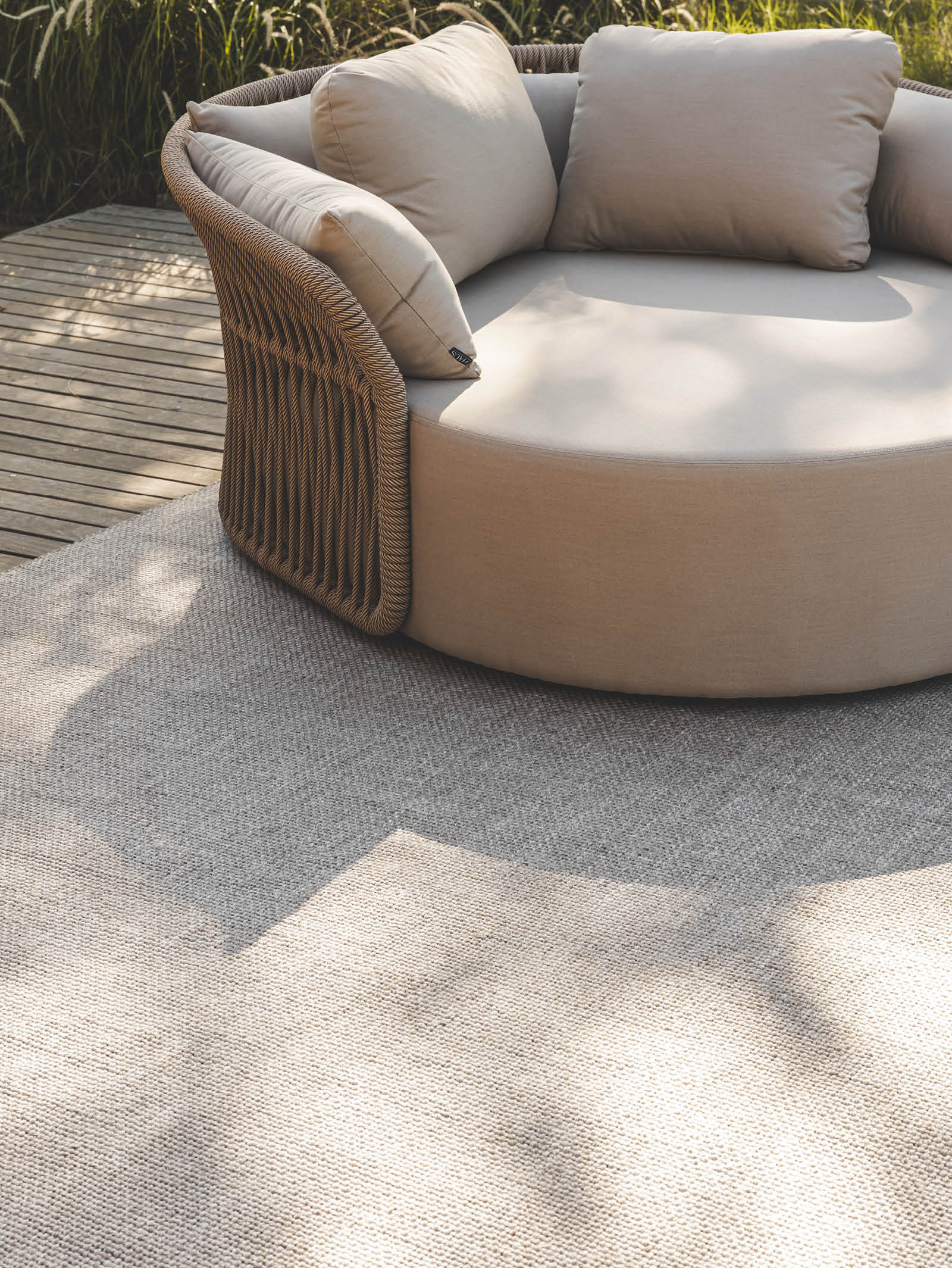 洋楽 Rook Hunit Hideaway Rug in Stone - Hertex Haus