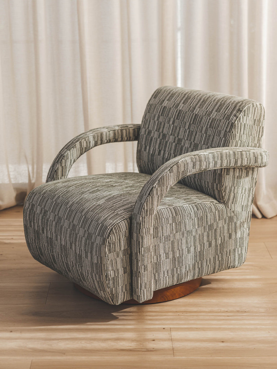 Highborn Swivel Chair
