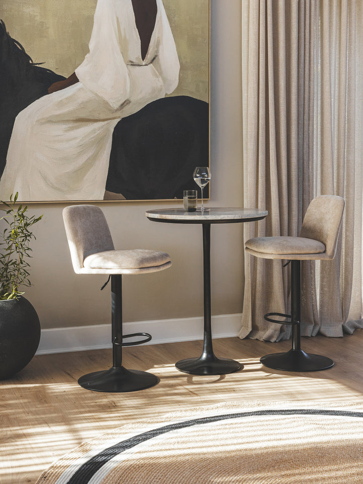 Hilo Round Rug in Pirate