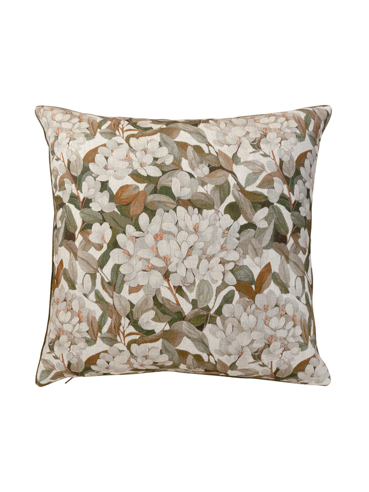 Petal Scatter in Autumn Charm